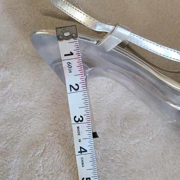 Heels - Picture 3 of 3